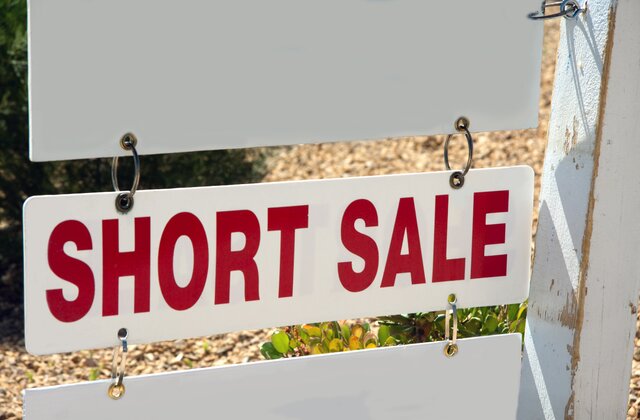 Realtor's Comprehensive Guide to Listing and Buying a Short Sale Home 